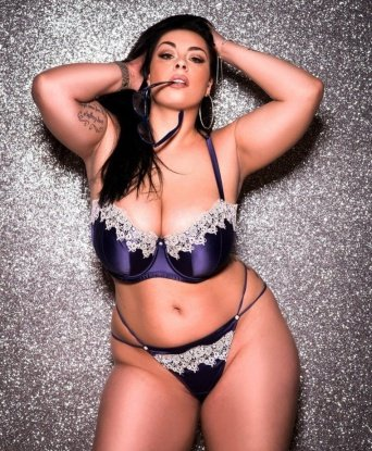 Проститутка Микаэла